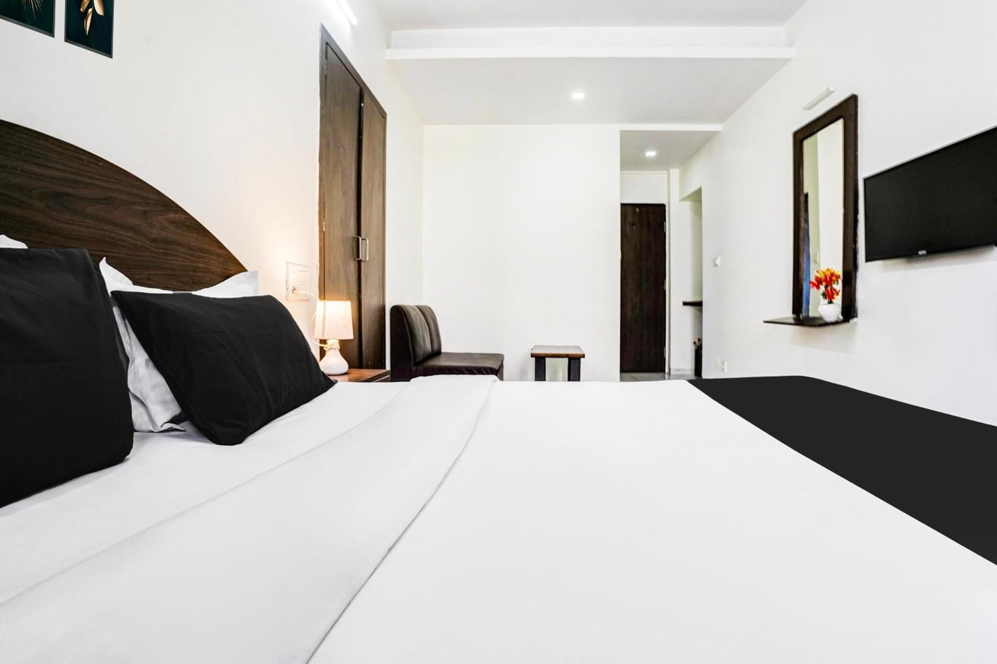 Super Hotel O Nashik Near Vijay Mamta Theatre Formerly Sahara Inn Exterior foto
